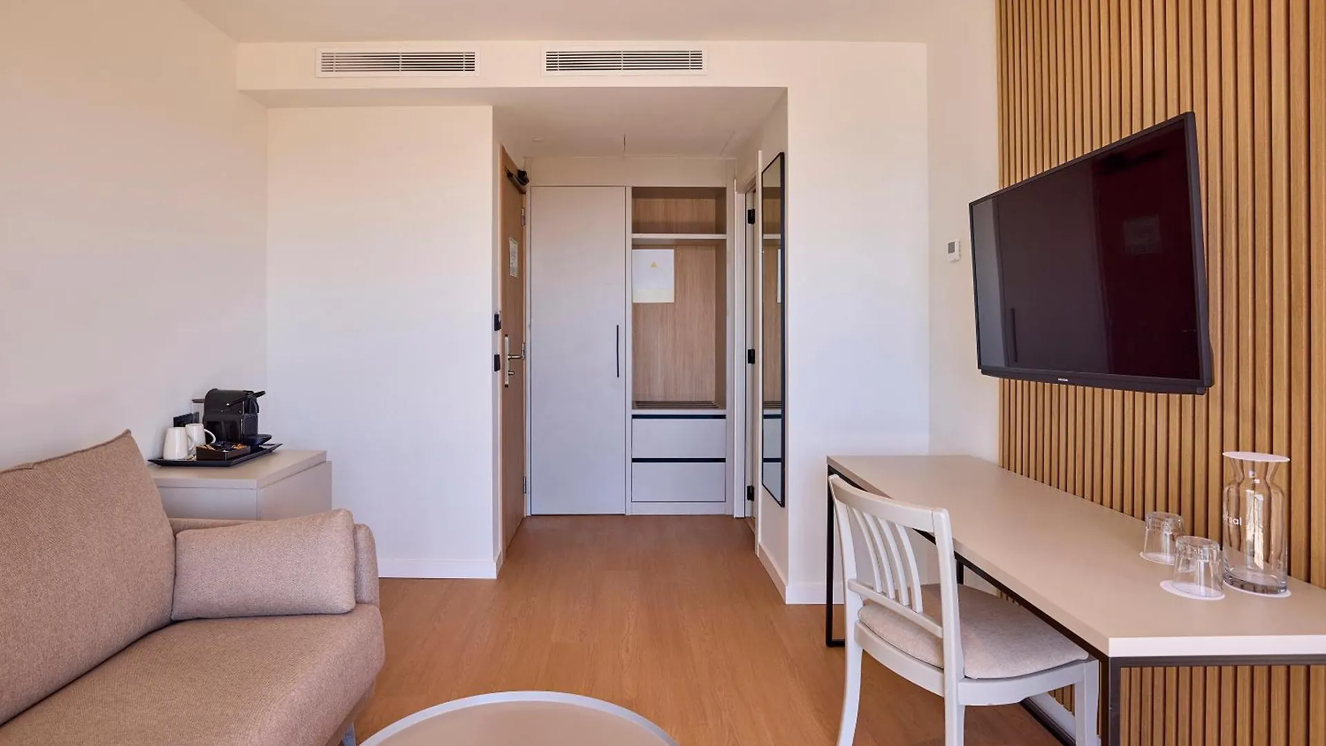 Universal Hotel Romantica Colonia de Sant Jordi 4*,