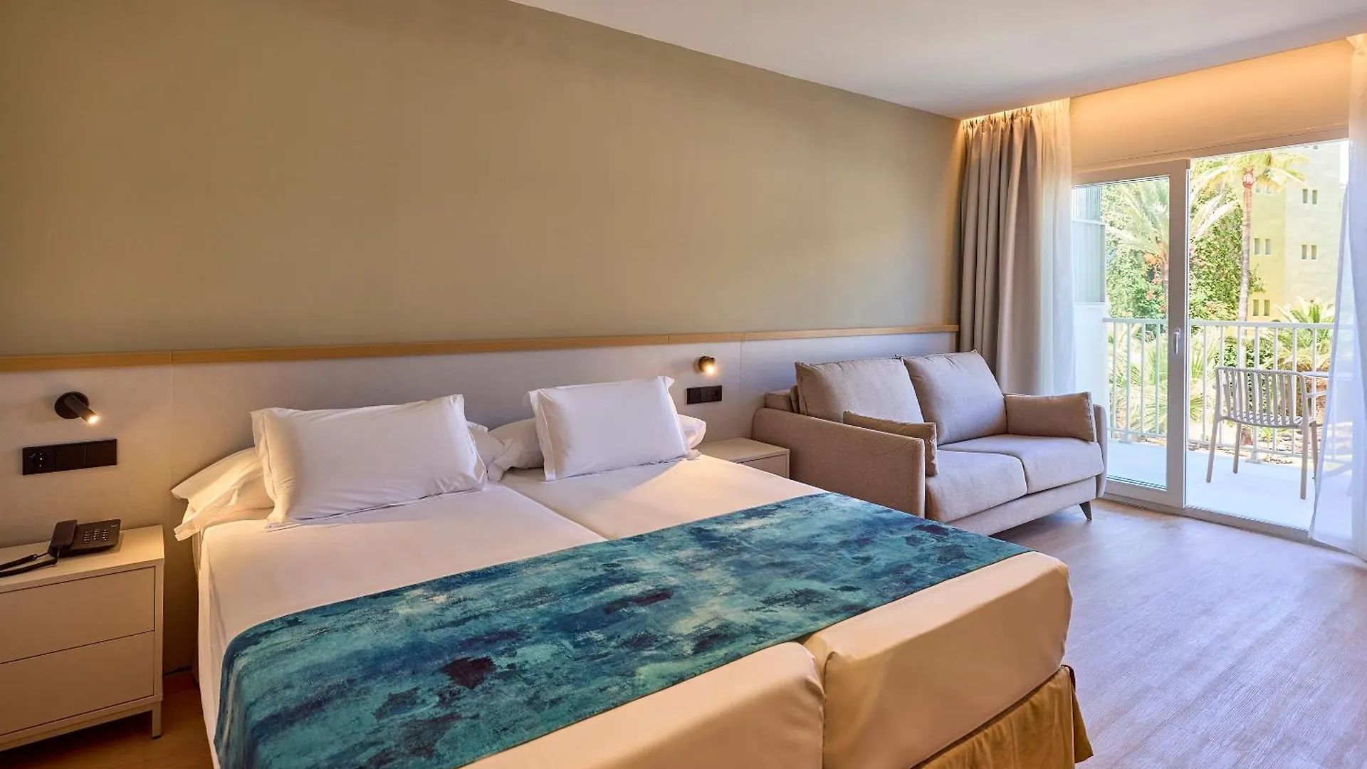 Universal Hotel Romantica Colonia de Sant Jordi